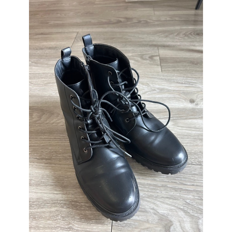 รองเท้าหนัง GU มือสอง