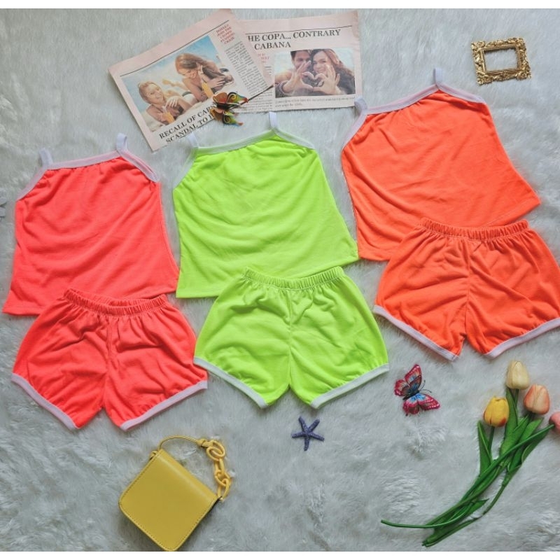 ชุดเซ็ทเด็กผู้หญิงเสื้อสายเดี่ยว+กางเกงขาสั้น สีสะท้อนแสง ผ้าบางเบา นิ่ม มีขุยนะคะ