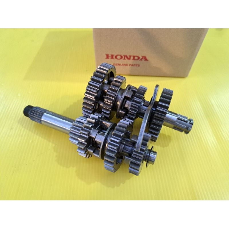 ﻿ชุดเฟืองเกียร์เวฟ125Sเวฟ125rเวฟ125iไฟเลี้ยวบังลมแท้​เวฟ125iปลาวาฬ2012-2020