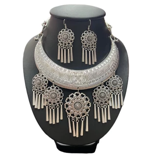 Accessories สร้อยคอแฟชั่นเก่า สร้อยอีสานชุดล้านนาไทสร้อยเงินต่างหู สีรมดํา เงิน สินค้าพร้อมส่ง