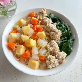 C225 บะหมี่เหลืองญี่ปุ่น ไม่มีไข่ สำหรับเด็ก 8 เดือน+ บะหมี่อบแห้ง พร้อมเครื่องปรุง (มีกลูเต็น)
