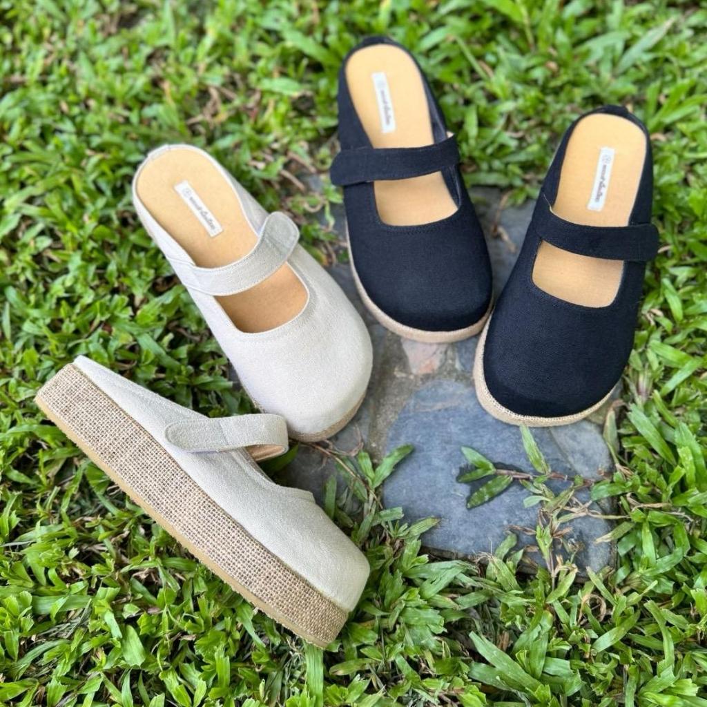 รองเท้ารุ่นเนิร์สมินิมอล มูจิ น่ารัก มี 2 สีให้เลือก สีเบจ และ สีดำ