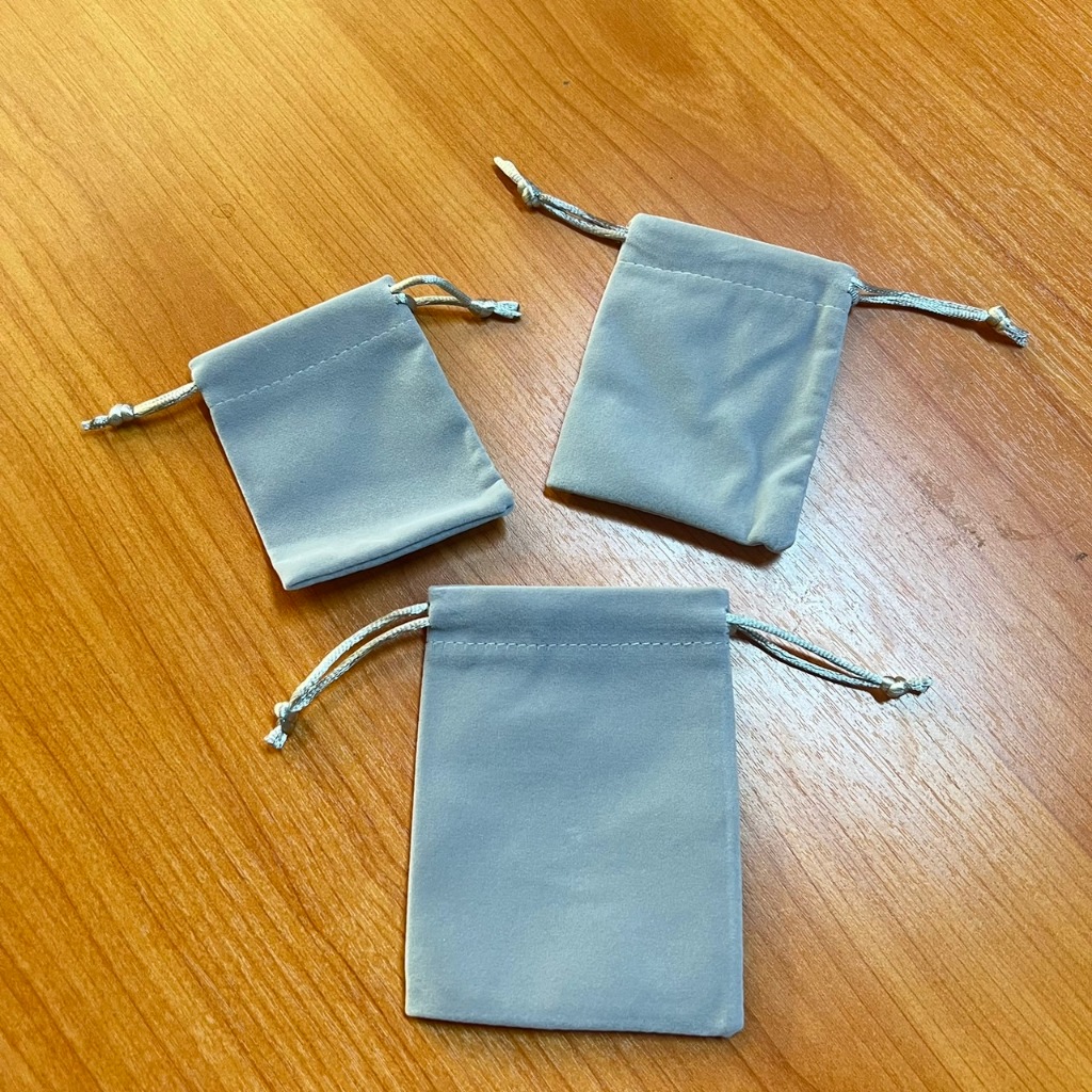 ถุงผ้ากำมะหยี่หูรูด ใส่เครื่องประดับ กระเป๋าผ้าเชือกรูดน่ารักๆ ใส่แหวน ของขวัญชำร่วย (ร้านส่งจากไทย) - รูปที่ 3