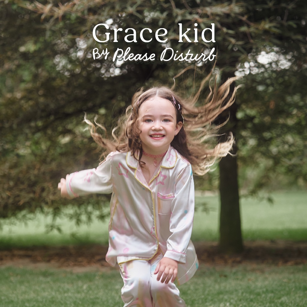 Please Disturb (Limited) Grace Kid ชุดนอนเด็ก Whisper Silk แขนยาวขายาว ลาย Brush นุ่ม เย็น ไม่บาดผิว