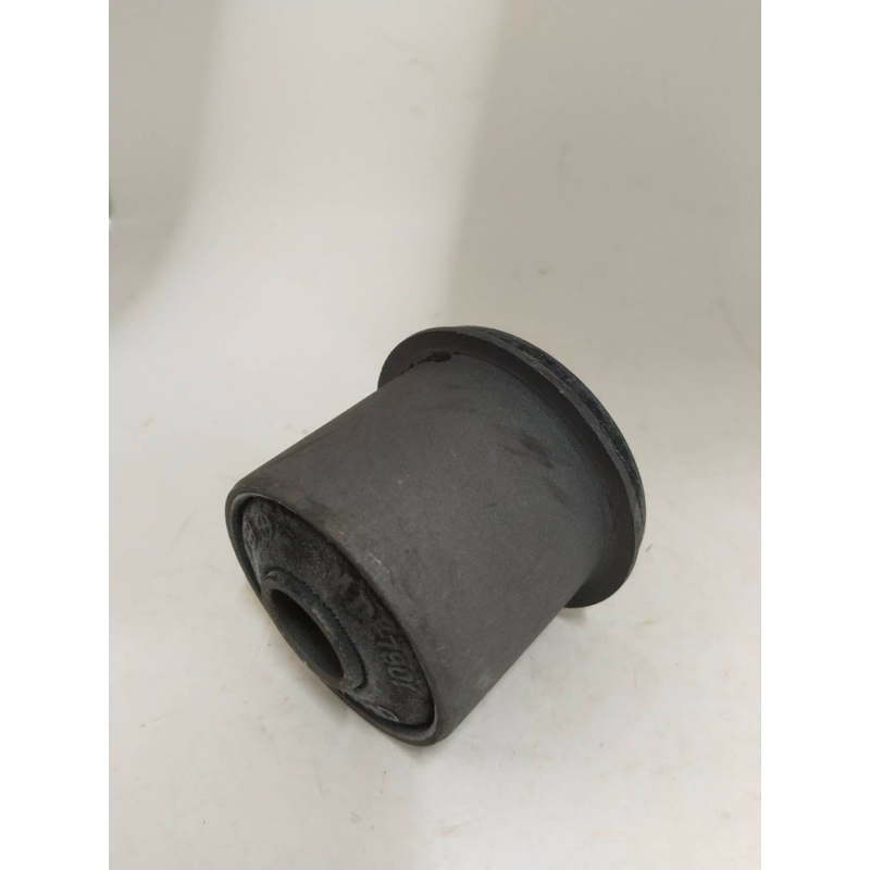 บู๊ชหัวเก๋ง 95167-Z5007 นิสสัน NISSAN CW.430M  รูใน 20 มิล ผ่าศูนย์กลาง 61 มิล ยาว 64 มิล ราคา  1 ชิ