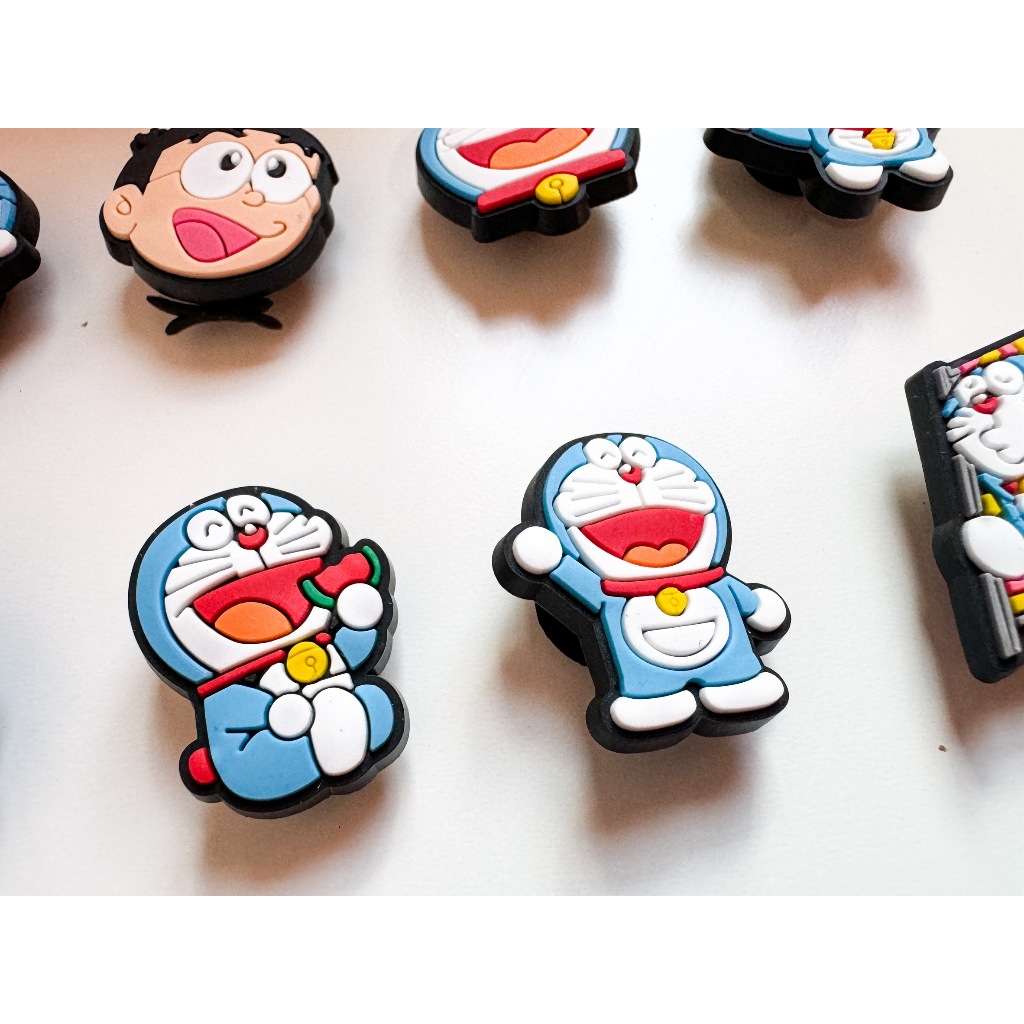 ตัวติดรองเท้า Jibbitz อุปร์กรณ์เสริม ติดรองเท้า ลาย การ์ตูน Crocs pin พร้อมหมุด หัวเข็มขัดยึด พร้อมติดทันท 1 ชุด 16 ชิ้น