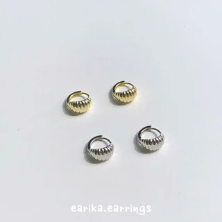 earika.earrings - mini croissant hoop ต่างหูห่วงทรงครัวซองก้านเงินแท้ชุบทองคำขาว/ทอง (มีให้เลือก 2 สี) ผิวแพ้ง่ายใส่ได้