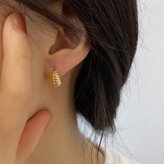 earika.earrings - mini croissant hoop ต่างหูห่วงทรงครัวซองก้านเงินแท้ชุบทองคำขาว/ทอง (มีให้เลือก 2 สี) ผิวแพ้ง่ายใส่ได้