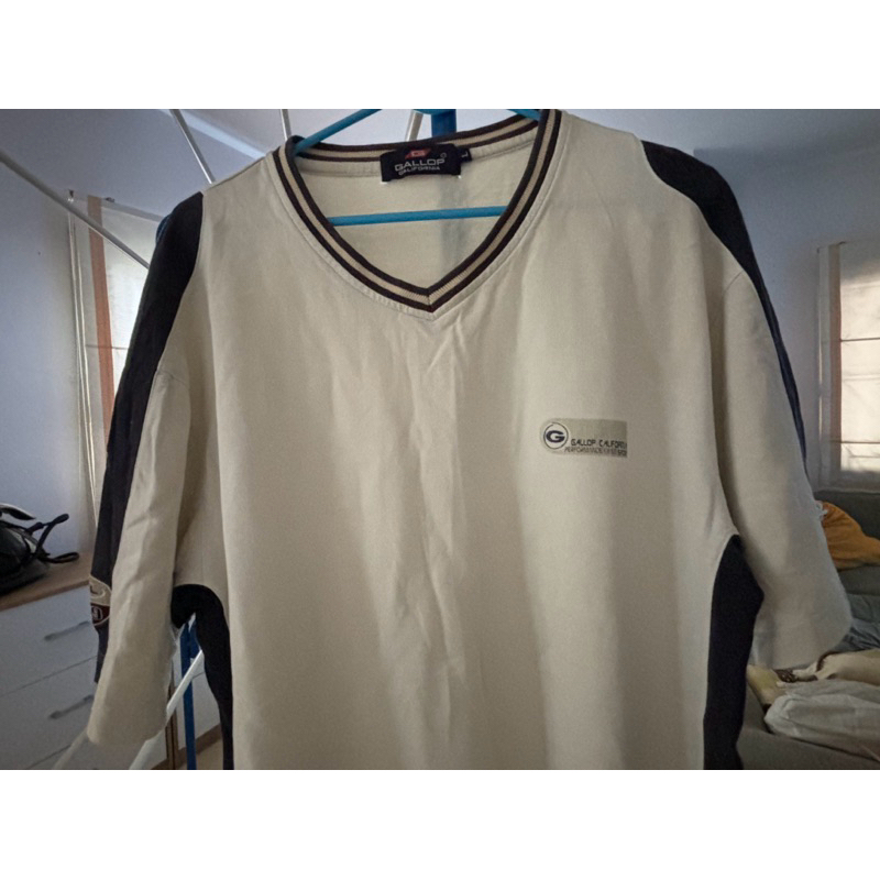 เสื้อยืดคอกลม  GALLOP (แท้) ผู้ชาย สีขาว (มือสอง)  ราคาถูก