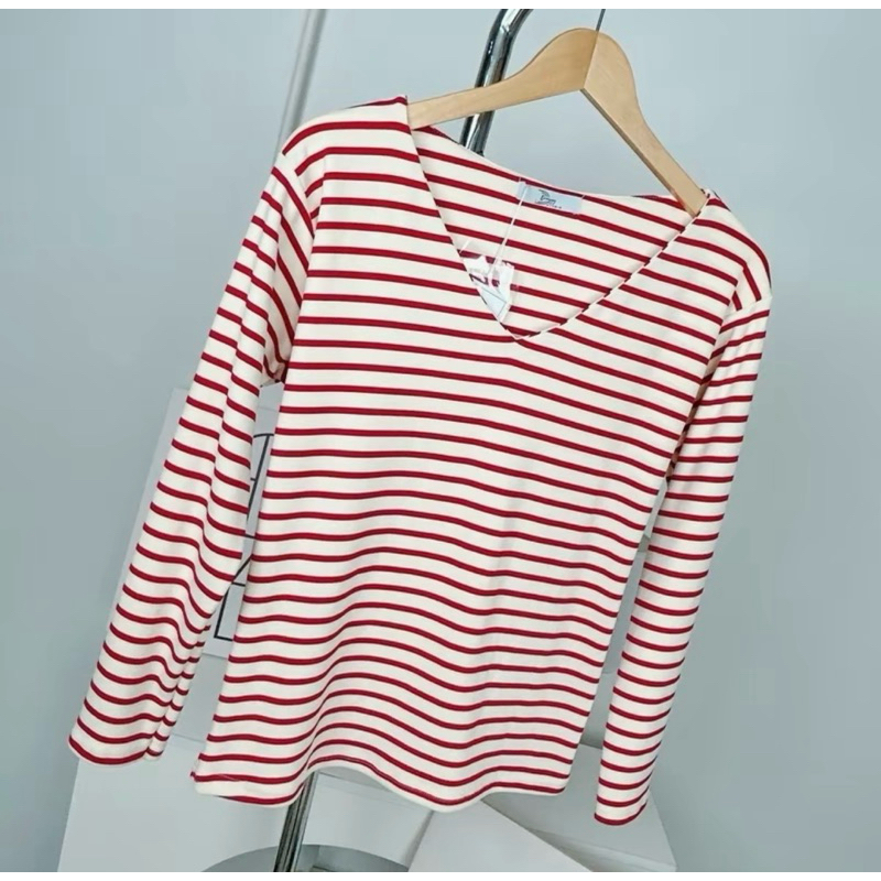 505 ป้าย DEEZYY เสื้อยืด คอวี(แขนยาวลายริ้ว)มาใหม่ค่ะลูกค้าที่น่ารักมาจัดไปค่ะ