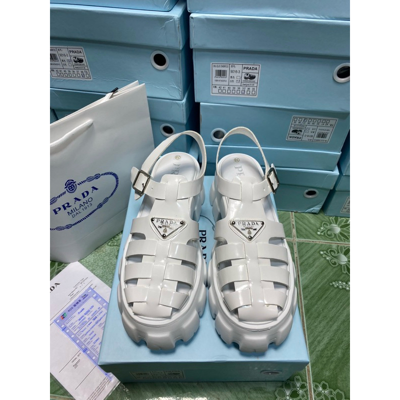 รองเท้าแตะ🎉แบบรัดส้น Pr*da งานHi end 1:1 (size36-40)แถมกล่อง