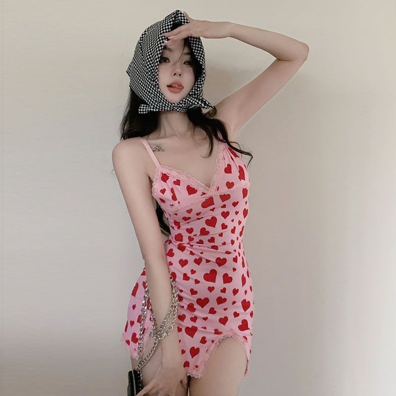 𝐒𝐏𝐍𝐃 【พร้อมส่ง】 มินิเดรสสายเดี่ยว สีชมพูหวาน พิมพ์ลายหัวใจ ชุดเดสสีชมพูสุดคิ้วท์ พร้อมส่ง