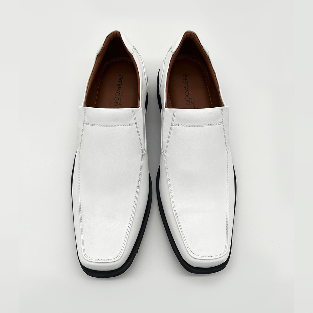 FREEWOOD BUSINESS SHOES รองเท้าคัทชูผู้ชาย หนังแท้ รุ่น 58-402 สีขาว ( WHITE )