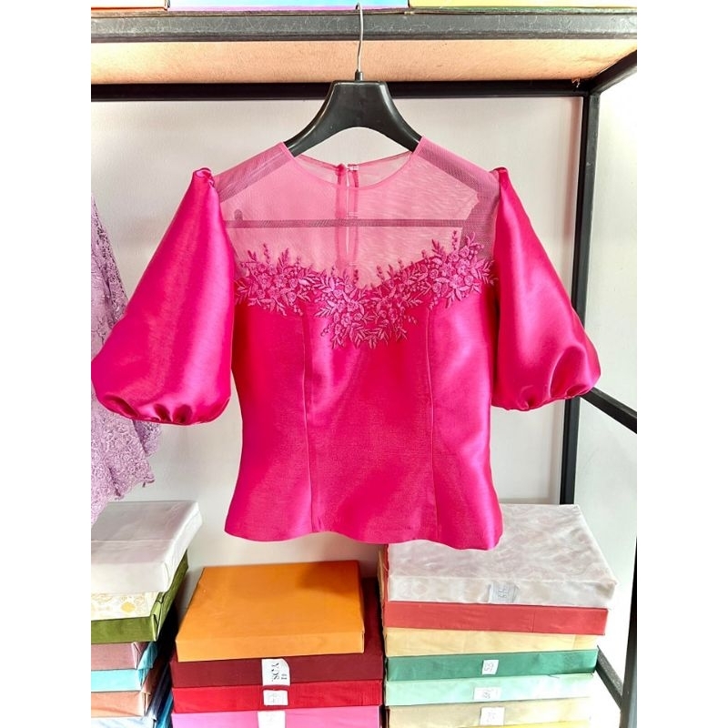 เสื้อผ้าไหมอิดตาลี่แขนบอลลูนแต่งลูกไม้