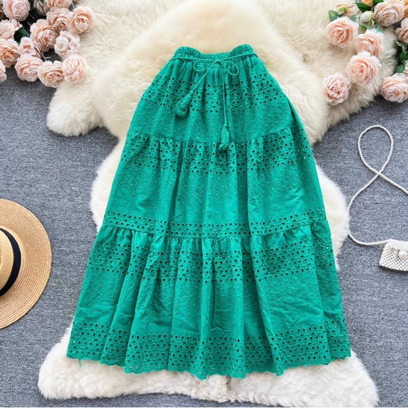 คริสมาตย์ ต้องมี กระโปรงลูกไม้สีเขียว พร้อมส่ง!! ปักฉลุทั้งตัว ลูกไม้ฝรั่งเศษแท้!! ใส่ได้นานทุกเทศกาล นิ่ม พรางหุ่น