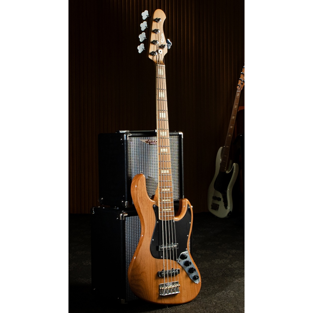 Gusta GJB5-05 เบสไฟฟ้า 5 สาย รับประกันศูนย์ Music Arms