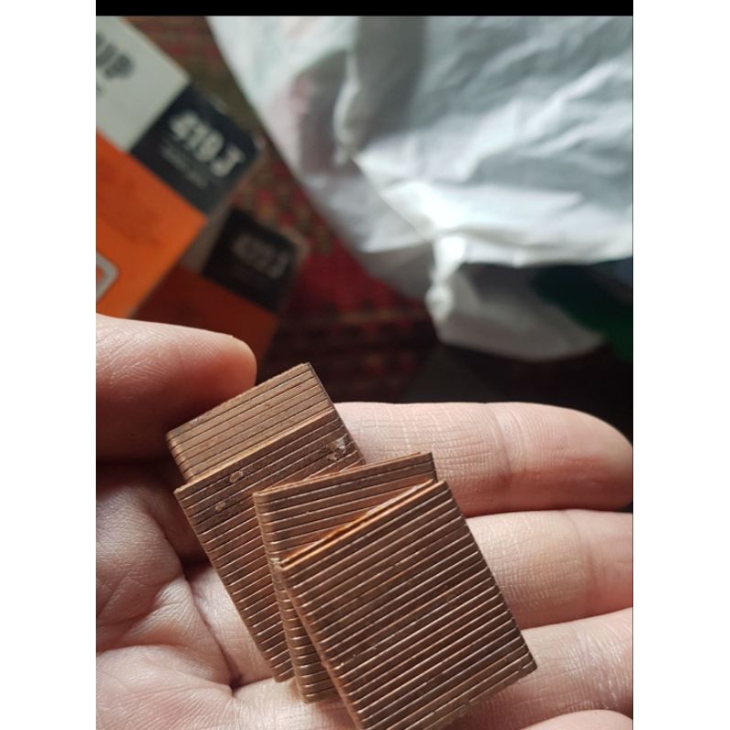 ยิงงานหวาย ส้นรองเท้าลูกแม็ก 419J 422J ขาคู่ ทองแดง มีครบ 422J ข้างในแม็กกระจาย สีทองแดงไม่มีขายแล้ว