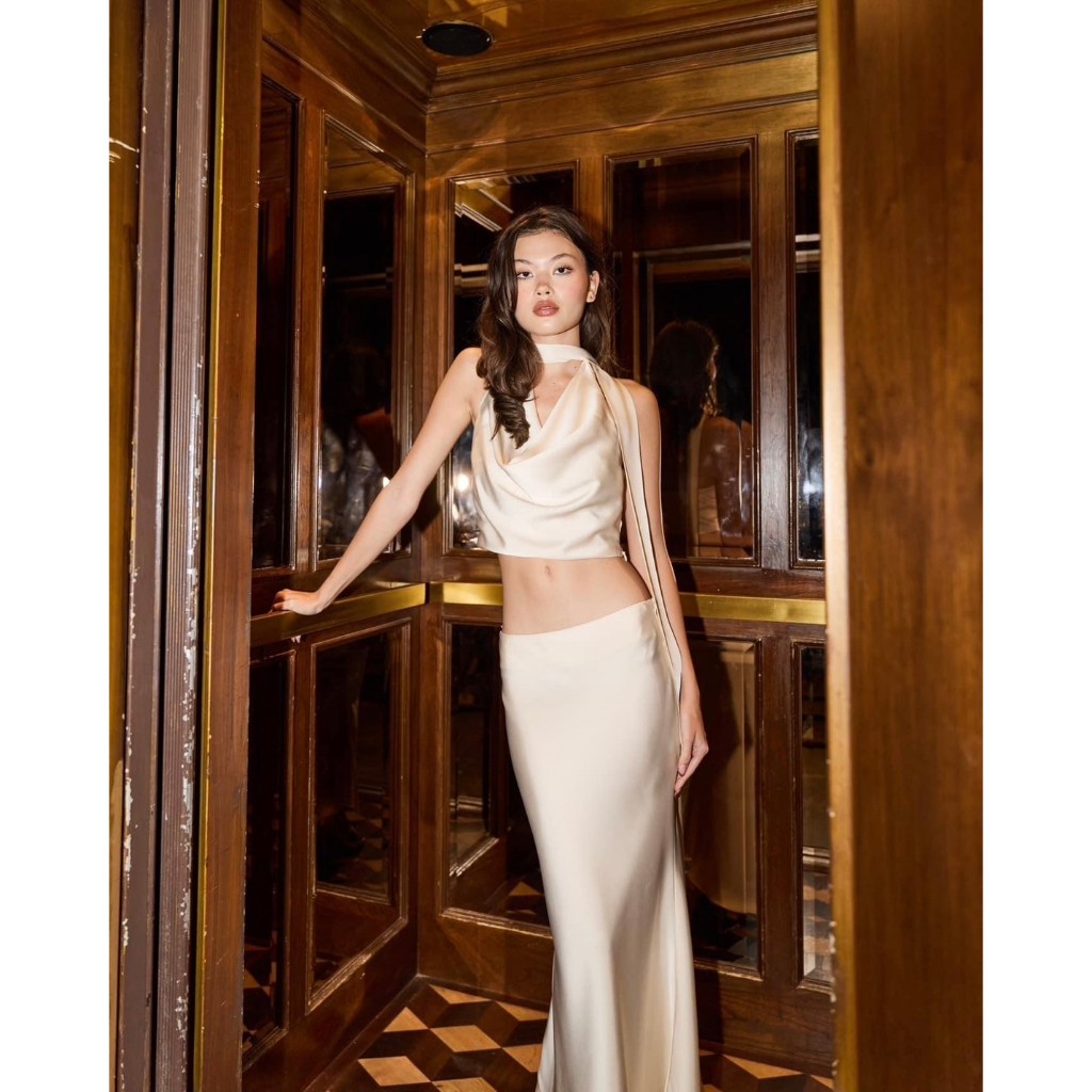 La femme รุ่น  Lily low waist skirt กระโปรงซาตินเอวต่ำ ชุดปาร์ตี้ ชุดออกเดท ลุคคุณหนูดูแพง