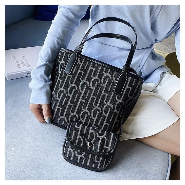 กระเป๋าถือสำหรับผู้หญิงมีกระเป๋าตังค์เล็กแถมด้วย