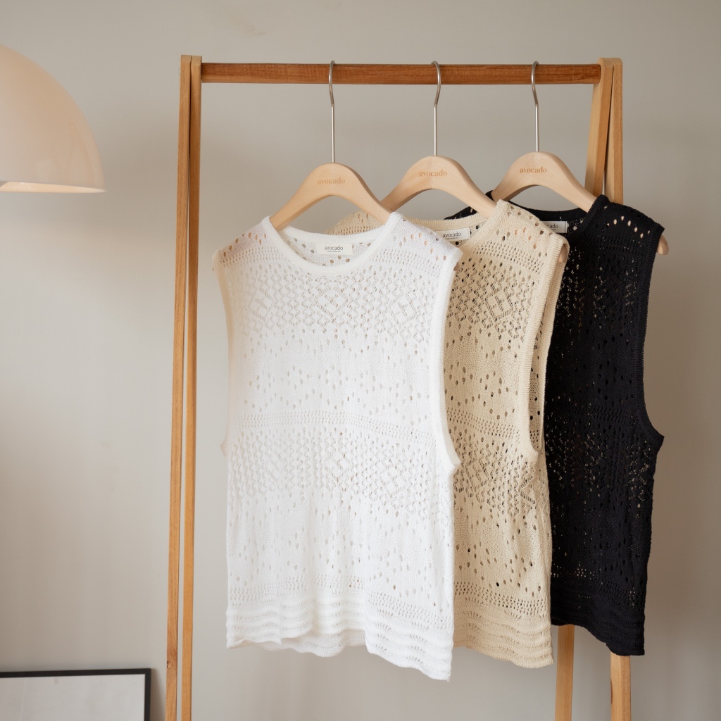 Mollie crochet vest tops แขนกุดโครเชต์รุ่นนี้ผ้าใส่สบายมาก เป็นไหมพรมอย่างดีน้า ไม่มีบาดผิวแน่นอนน จะใส่ชิวๆเป็น
