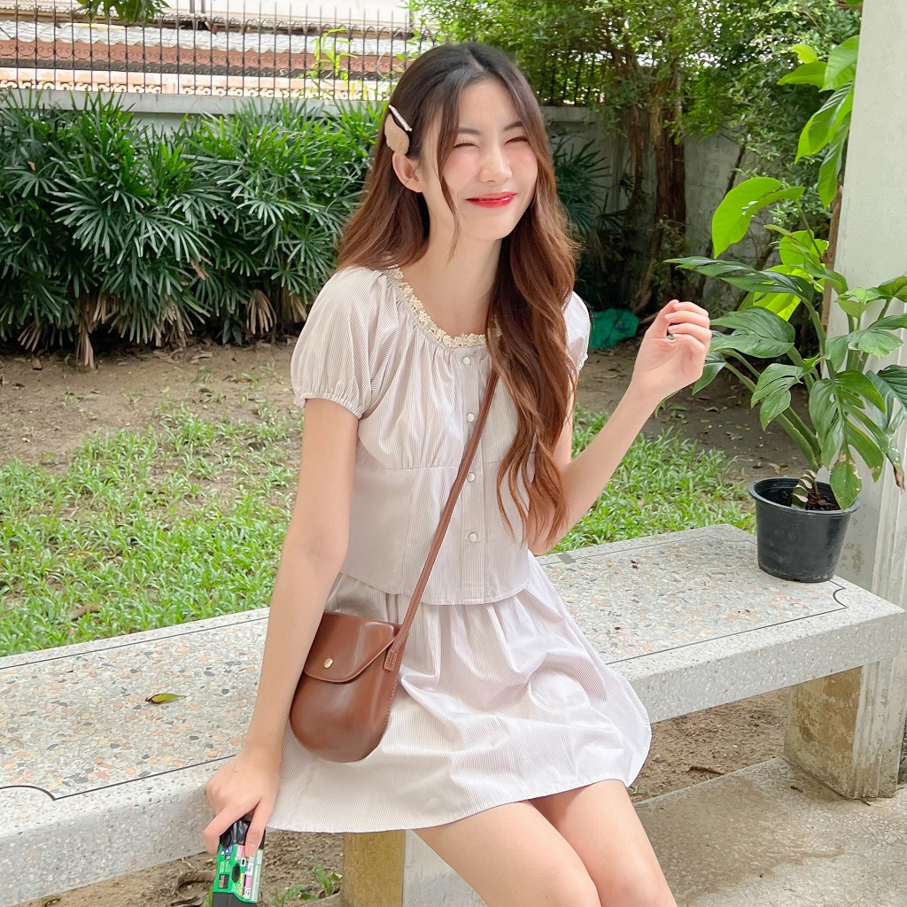 DAILYLOOK.SM --- Bambi set เซ็ทเสื้อ+กระโปรง ลายทางสีน้ำตาลอ่อนสลับขาว