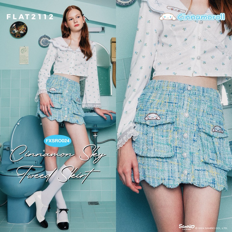 FLAT2112 FXSRO024 : CINNAMON SKY TWEED SKIRT กระโปรงผ้าทวีต สีฟ้า แต่งกระดุมหัวใจ