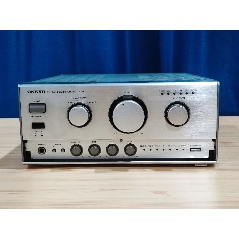 เครื่องขยายเสียง Onkyo A-911M รุ่นใหญ่สุดซีรี่ย์นี้ เสียงมีพลัง มีตัวปรับความลึกของเบส ขับได้สองชุด 