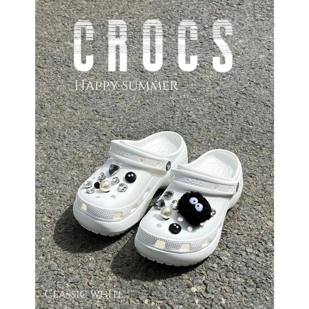 OUTLETS 🇺🇸 นำเข้าจากอเมริกา CROCS สีขาว แท Classic Platform Clog  206750