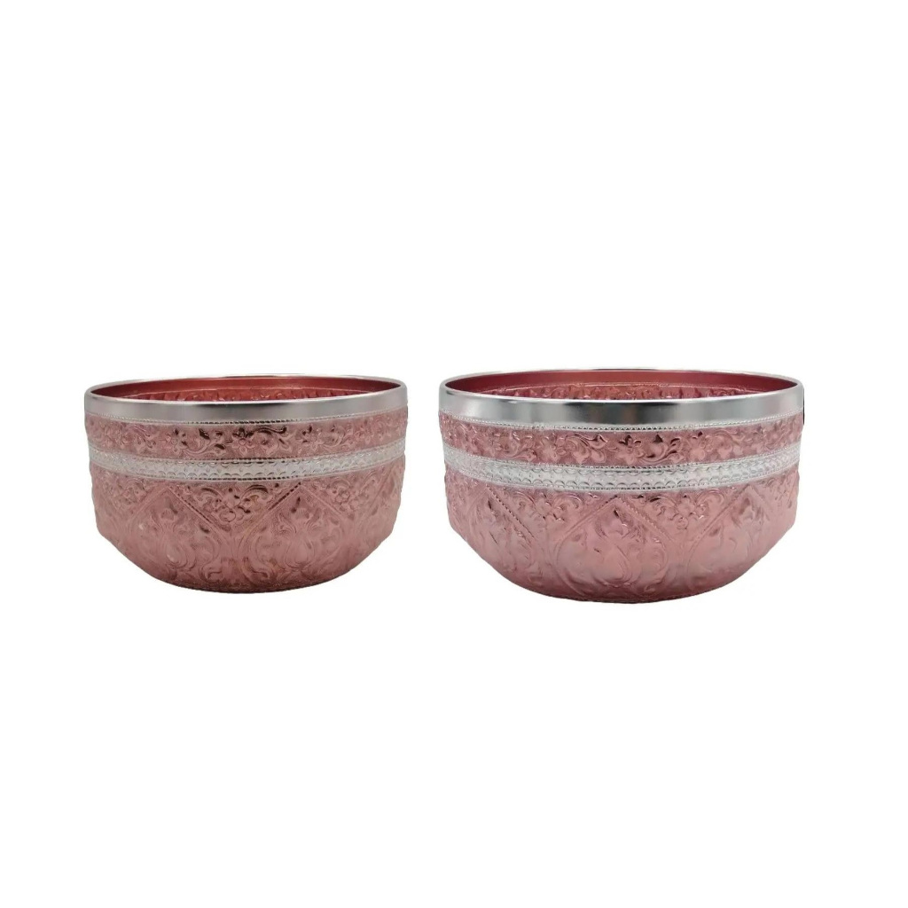 ขันน้ำลายนูน (มีขา) บุญใหญ่ชมพูทองคาดเงิน อลูมิเนียม CCH ตราจระเข้ 24/26 ซม. – 1 ใบ โปรดเลือก