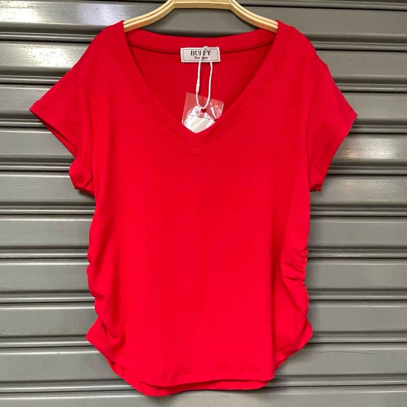 010 เสื้อผ้าร่องคอวี ทรงสวย ปลายไม่บาน หยุมข้าง