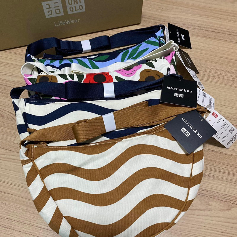 กระเป๋าสะพายข้าง มารีเมกโก๊ะ Marimekko X  U n i q l o ของแท้ W's Round Shoulder bag ของแท้