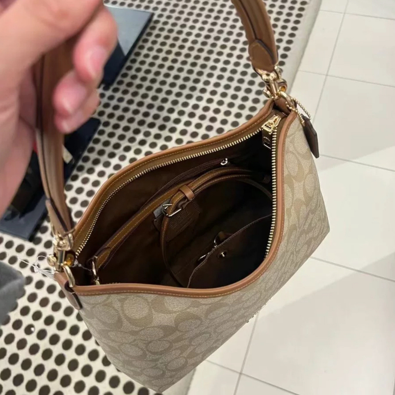แท้💯%/Outlets ปลอดภาษี กระเป๋าสะพายข้างผู้หญิง Coach CR149 กระเป๋าถือ กระเป๋าสะพายไหล่ ทรงโท้ท สําหรับสตรี
