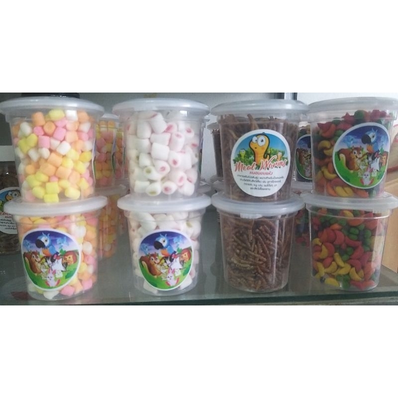 ขนมสำหรับสัตว์เล็ก แบบกระปุก ใช้สำหรับ รับประทาน เป็นของกิน