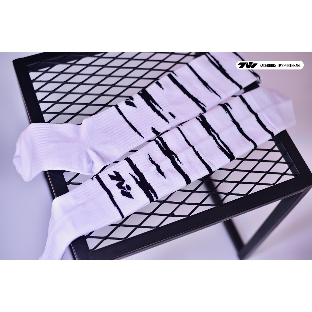 ถุงเท้ายาว TWSPORT รุ่น Zebra