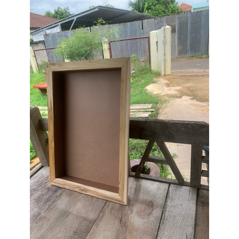 กรอบประติมากรรม15“x22”ขอบ 1.5“ ลึก 2.5” และขนาดอื่นๆ(ทำโครงไม้ภายในแล้วเอาไม้อัดปิด)สามารถสั่งทำตามขนาดที่ต้องการได้ครับ