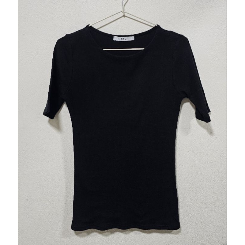 เสื้อยืดร่องเล็ก แบรนด์ GRL มือสอง