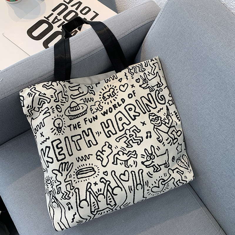 กระเป๋าผ้า สกรีนลายน่ารัก Keith haring มี 2 สี 3 แบบ