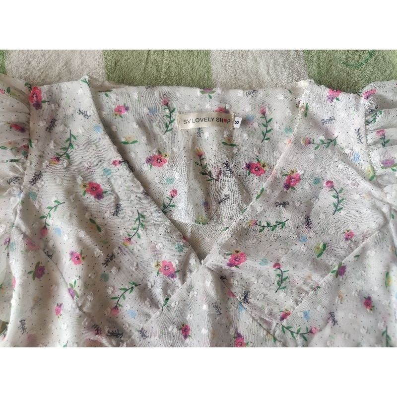 เสื้อสวยจากร้าน SV Lovey Shop ไซส์ s หน้าผ้า 34" ขาว ดอกชมพู