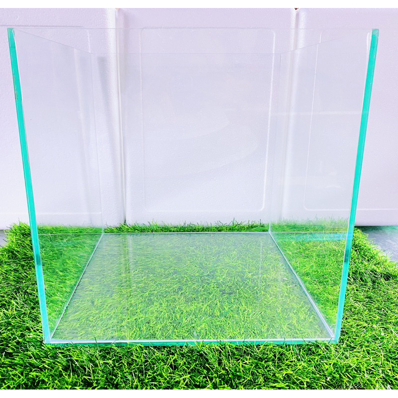 ตู้ปลาทรงสี่เหลี่ยม ขนาด12x12x12นิ้ว กระจกหนา5มิลลิเมตร พร้อมส่ง!!!
