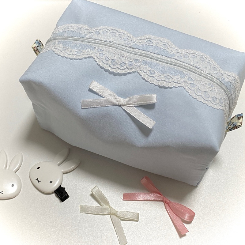winterrrwisteria | aqua makeup pouch กระเป๋าเครื่องสำอาง