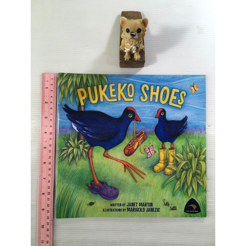 Pukeko Shoes By Janet Martin หนังสือภาษาอังกฤษปกอ้อน มือสอง