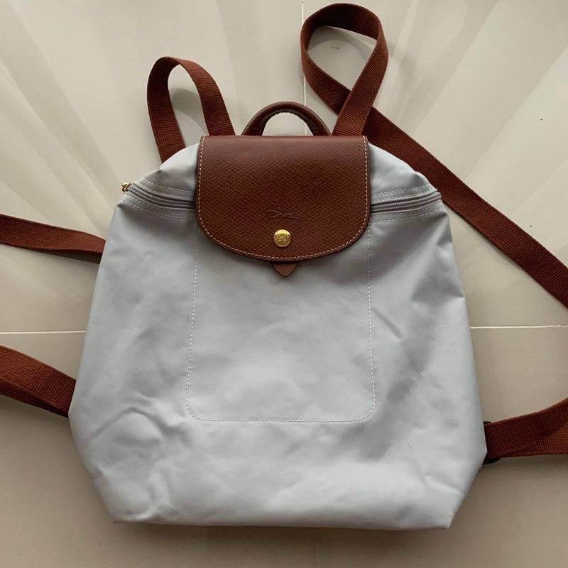 longchamp backpack le pliage สีเทา มือสองสภาพใหม่