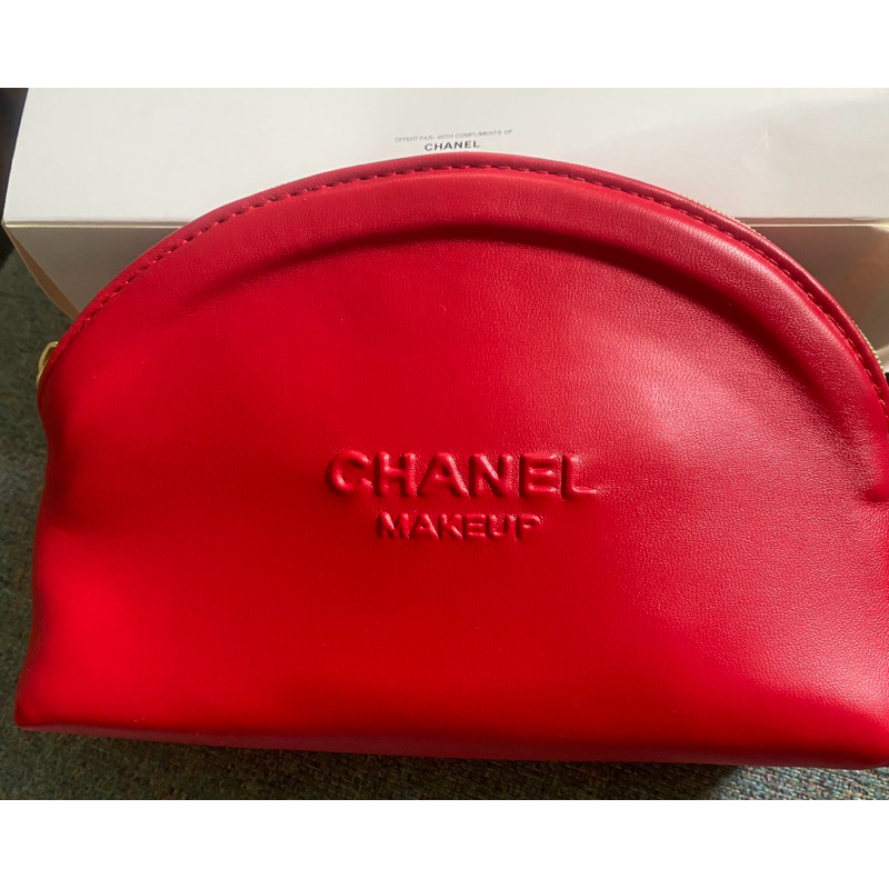 กระเป๋าเครื่องสำอางค์ 7 พรีเมี่ยมจากshop เครื่องสำอางค์ CHANEL แท้สีแดง จากการทำยอดซื้อ