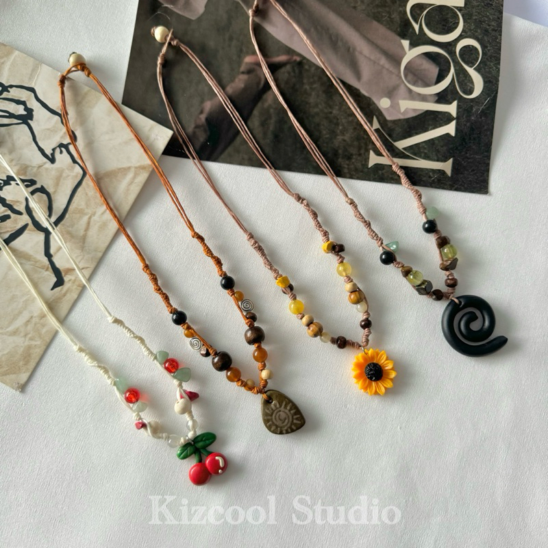 Kizcool Studio | สร้อยคอถักเชือกเทียน สร้อยเชือกเทียน จี้ดินปั้น สร้อยวินเทจ แฟรี่