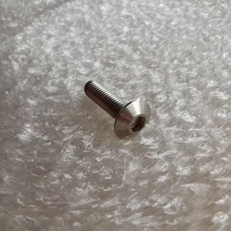 น็อตเลส น็อตเลสงานกลึงมือ หัวจมเกลียวm8*1.25 J