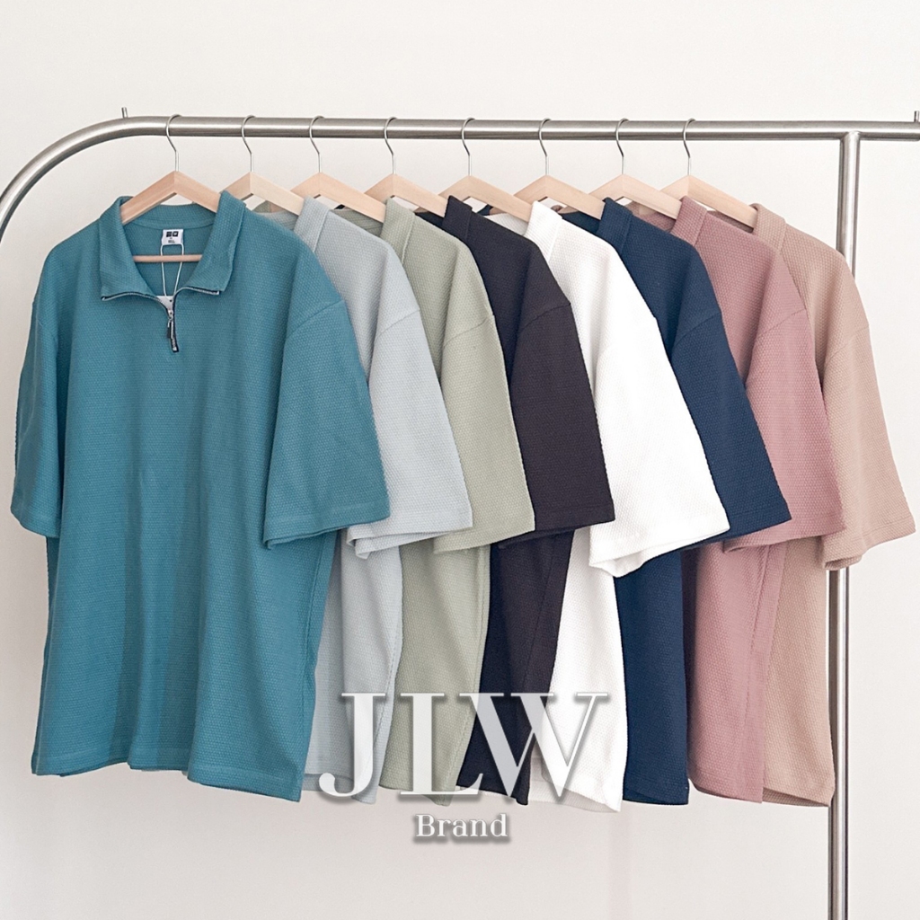 JLW BRAND เสื้อโปโลคอซิป ผ้านิ่มใส่สบาย สไตล์เกาหลี เนื้อผ้า POPCORN TEXTURED