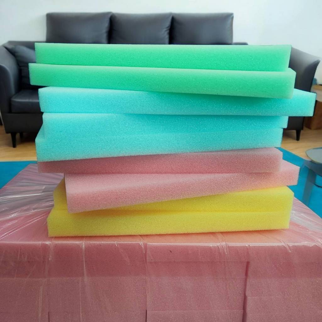 ฟองน้ำฉาบปูนเนื้อฟองน้ำละเอียด ซึมซับน้ำได้ดี ตัวฟองน้ำเหมาะสำหรับงานประเภทก่อสร้าง งานฉาบปูน