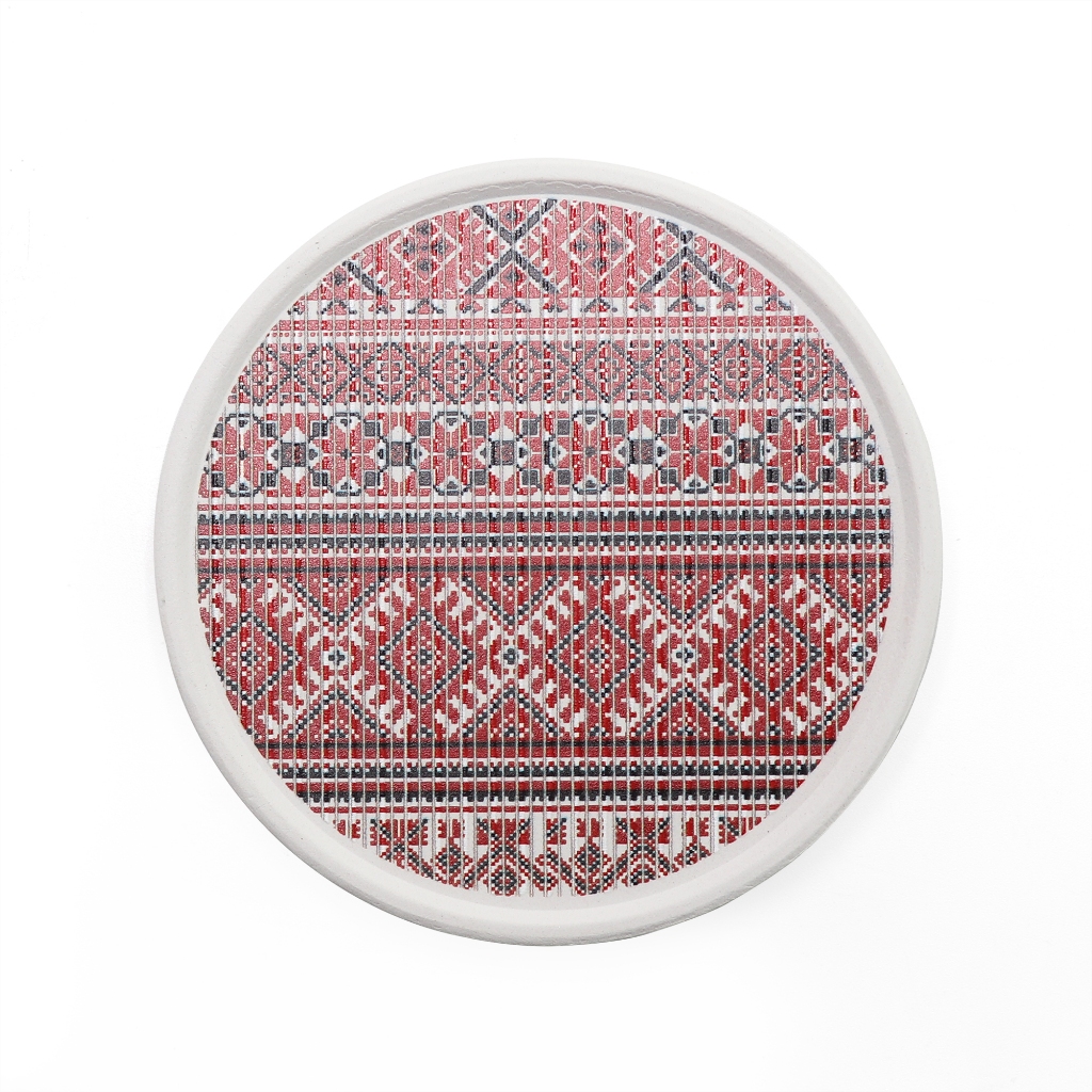 จานรองแก้วดูดน้ำ ทรงกลมมีขอบ THAI TEXTILE 02 ที่รองแก้วซับน้ำ King Coaster  ธนบดีเซรามิค ceramic coaster ของฝาก ราคา ถูกที่สุด ดีลบีเคเค