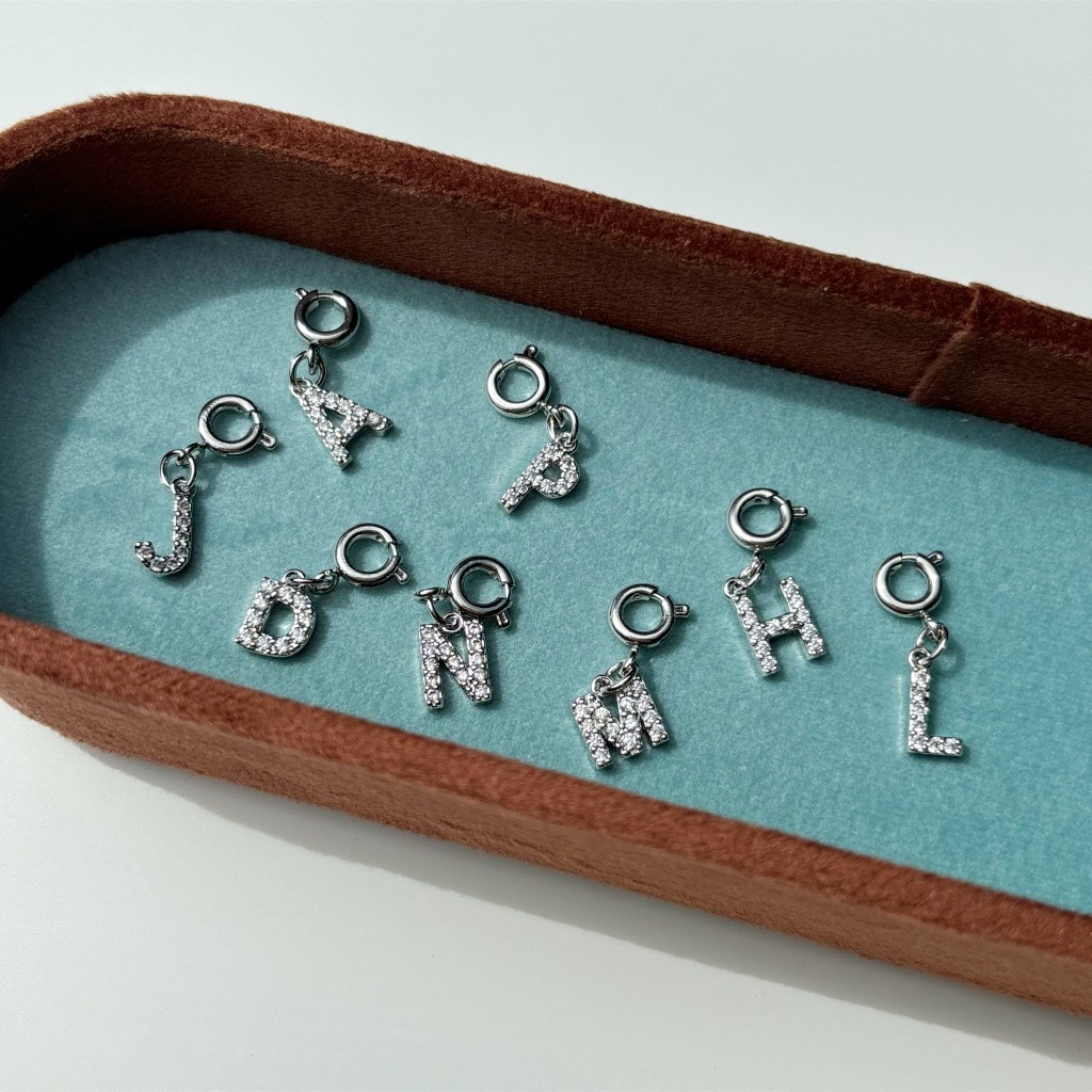 play.palette - Silver alphabet gem clip-on (A-Z)