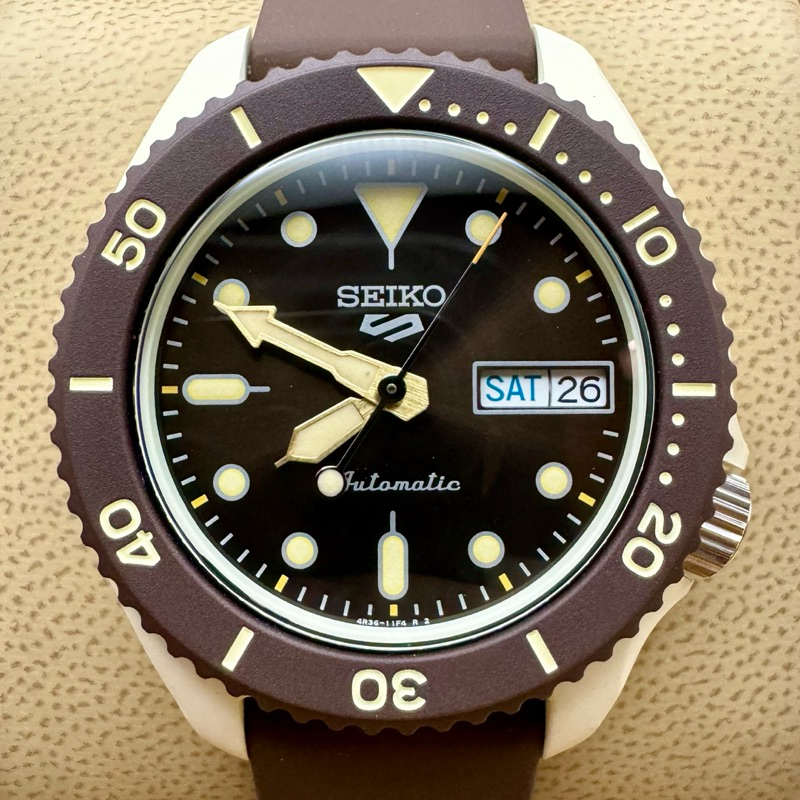 SEIKO 5 SPORTS RESIN CASE SPECIAL EDITION